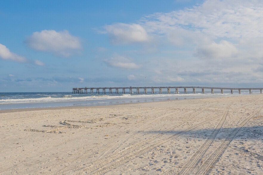 More Photos Of 831 N 1st St, Jacksonville Beach General Retail For Sale