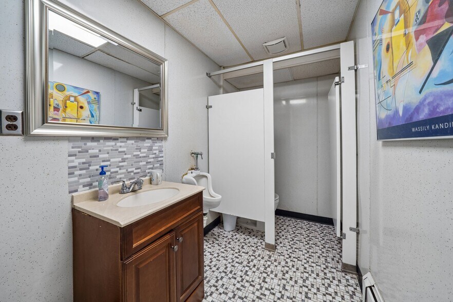 More Photos Of 616 E Palisade Ave, Englewood Cliffs Office For Sale