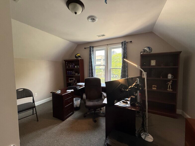 More Photos Of 34905 E Michigan Ave, Wayne Office For Sale