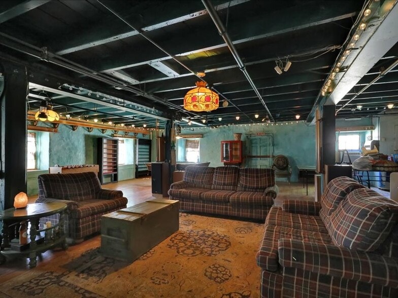 More Photos Of 1524 Friedensburg Rd, Reading Storefront Retail Residential For Sale