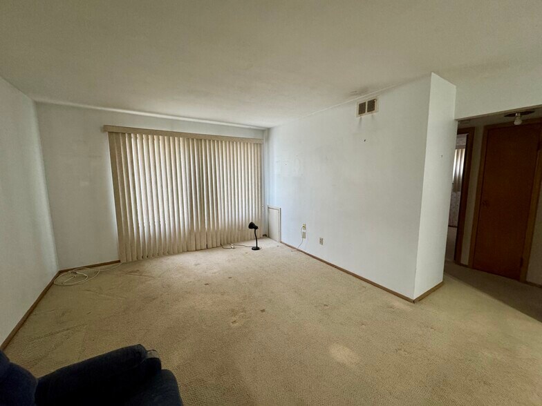 More Photos Of 12001 Marguerite Ave, Cleveland Apartments For Sale