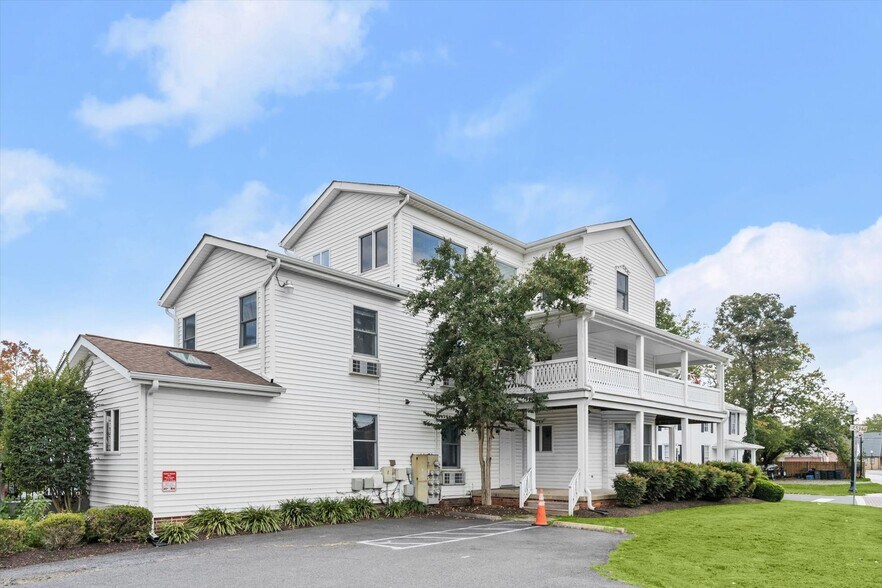 More Photos Of 9351 EAST St, Manassas Apartments For Sale