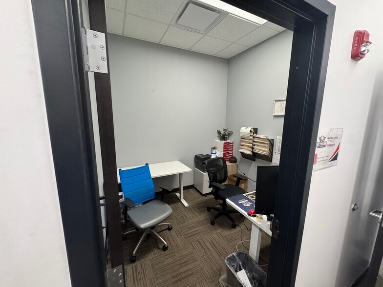 More Photos Of 6720 33rd St E, Sarasota Warehouse For Sale