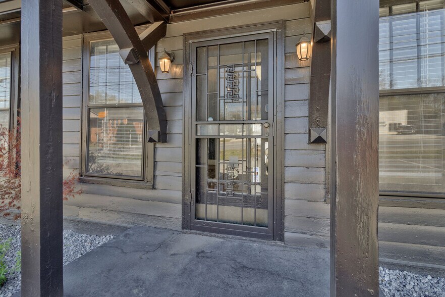 More Photos Of 131 Donelson Pike, Nashville Loft Creative Space For Sale