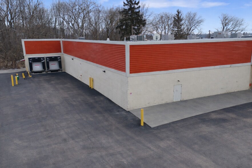 More Photos Of 2 Plaza Dr, Auburn Freestanding For Lease