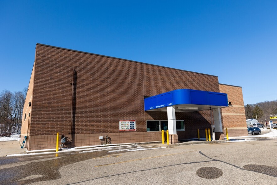 More Photos Of 431 W Lincoln Ave, Ionia Drugstore For Sale