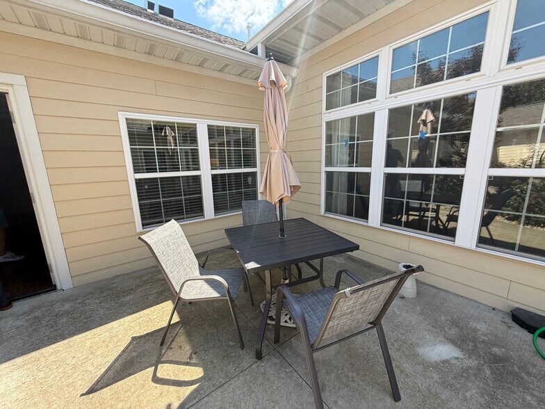 More Photos Of 15+/- Bed Memory Care Illinois Near Peoria, Elmwood Assisted Living For Sale