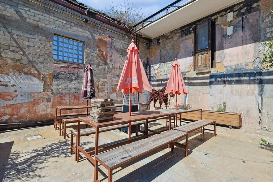 More Photos Of 2925 Race St, Fort Worth Restaurant For Lease