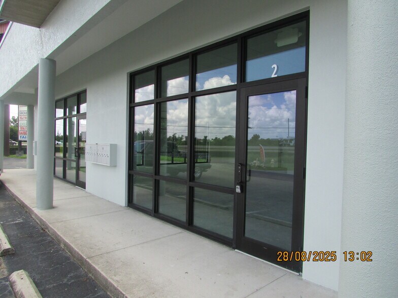 More Photos Of 17230-17250 S Tamiami Trl, Fort Myers Unknown For Lease