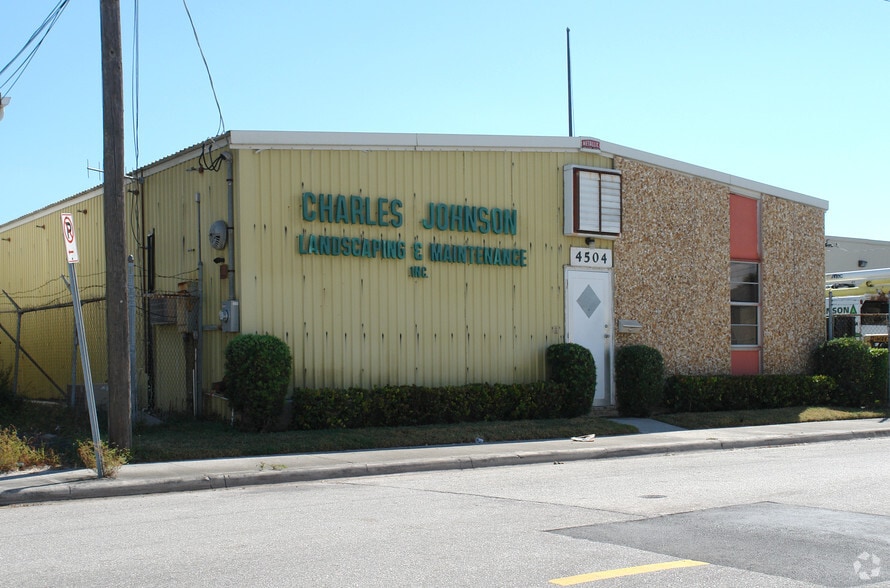 More Photos Of 4504 Georgia Ave, West Palm Beach Service For Lease