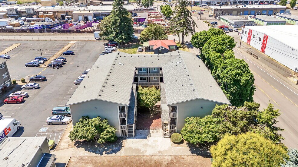 More Photos Of 2520 Hyacinth St NE, Salem Apartments For Sale