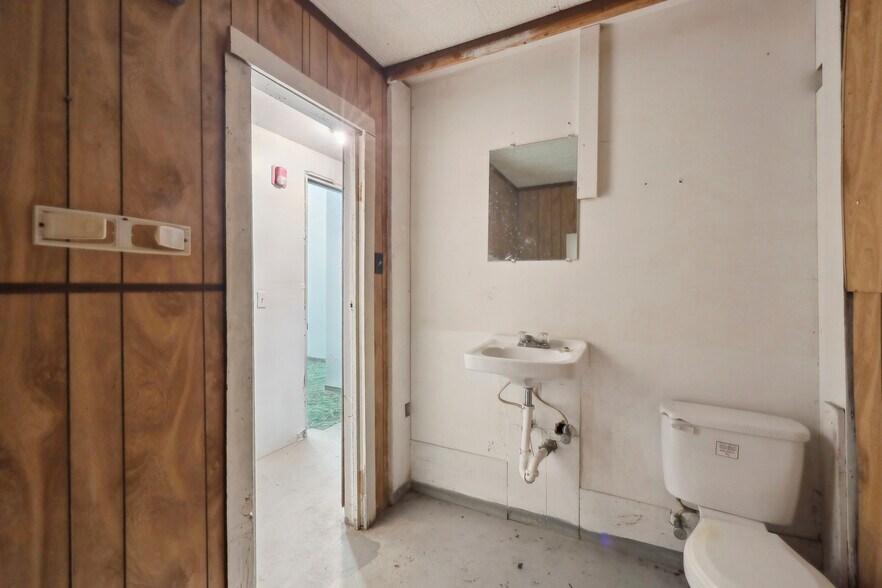 More Photos Of 3410 Concord Rd, Beaumont Storefront For Sale