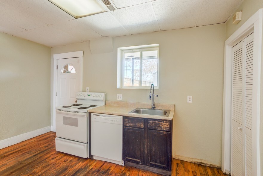 More Photos Of 2852 Welton St, Denver Office For Lease