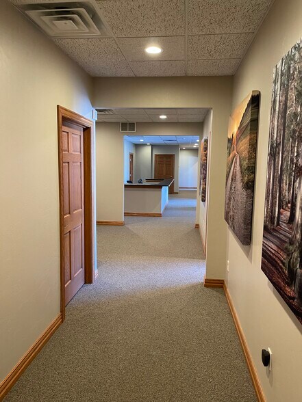 More Photos Of 2270 Holmgren Way, Green Bay Office For Lease
