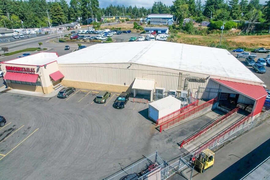 More Photos Of 1385 Newmark Ave, Coos Bay Supermarket For Sale