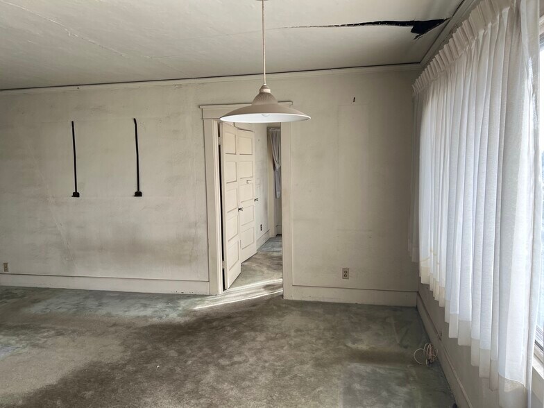More Photos Of 3303 Floral Dr, Los Angeles Apartments For Sale