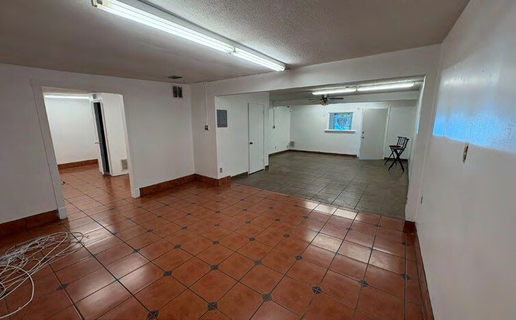 More Photos Of 4407 I-35 Fwy, San Antonio Unknown For Lease