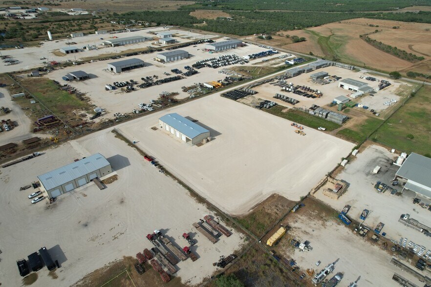 More Photos Of 772 County Road 429, Pleasanton Distribution For Lease