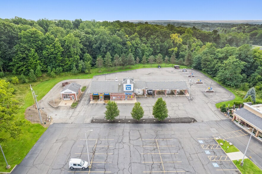 More Photos Of 370 Aurora Commons, Aurora Carwash For Sale