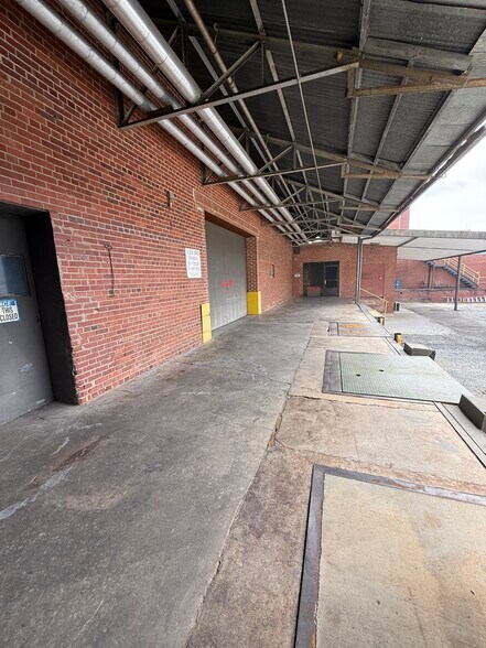 More Photos Of 422B N 3rd St, Albemarle Warehouse For Lease