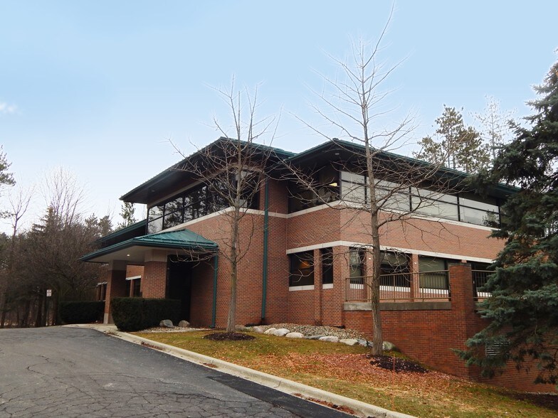 More Photos Of 8451 Boulder Ct, Commerce Township Office For Lease