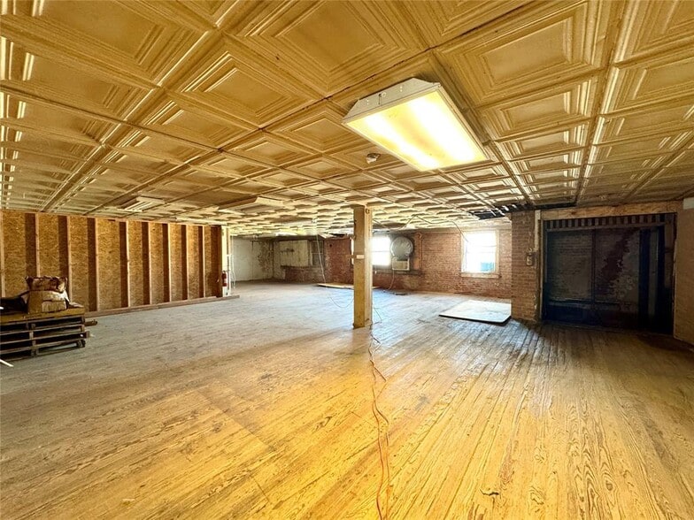 More Photos Of 516 W Chickasha Ave, Chickasha Storefront For Sale