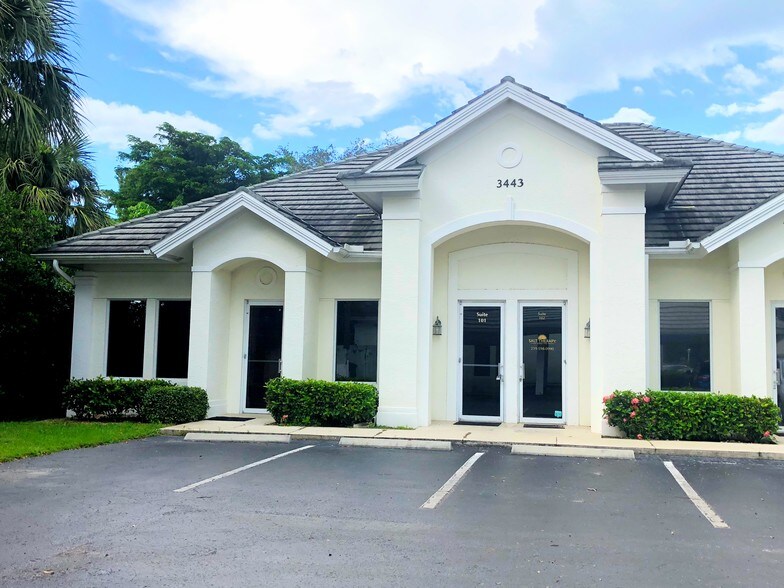 More Photos Of 3459 Pine Ridge Rd, Naples Office For Lease