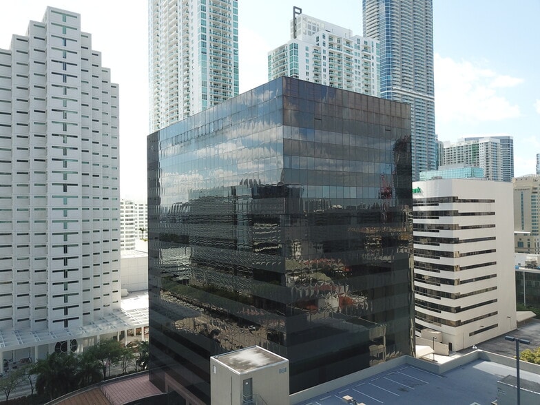 More Photos Of 800 Brickell Ave, Miami Office Residential For Lease