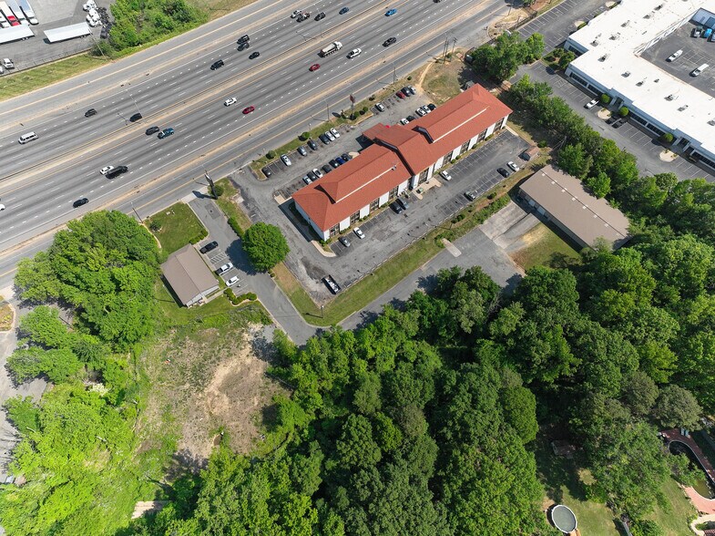 More Photos Of 4840 Reagan Dr, Charlotte Warehouse For Lease