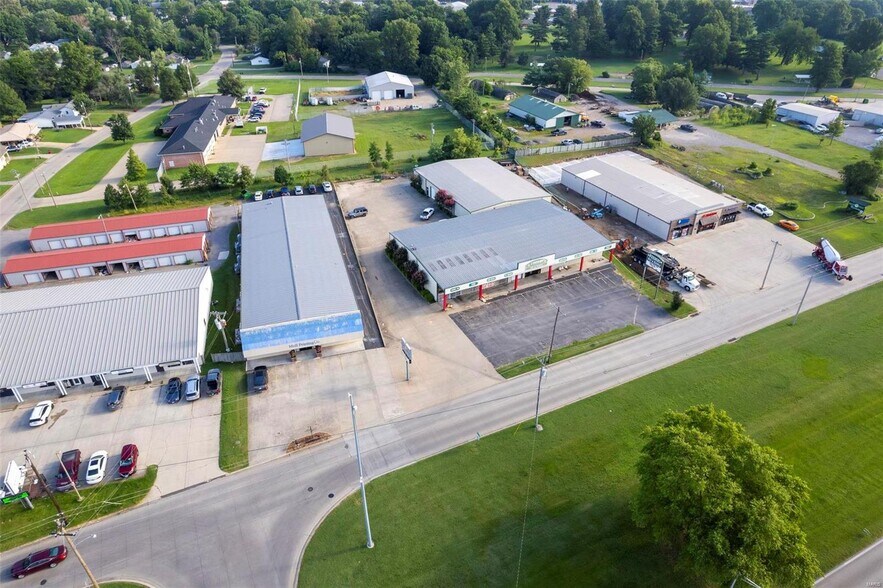 More Photos Of 1014 Linn St, Sikeston Freestanding For Sale