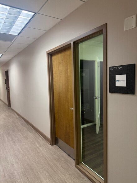 More Photos Of 320 1st St N, Jacksonville Beach Office Residential For Lease