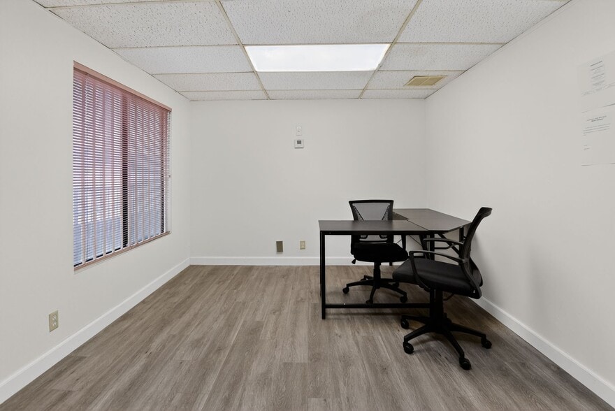 More Photos Of 815 S Central Ave, Glendale Office For Sale