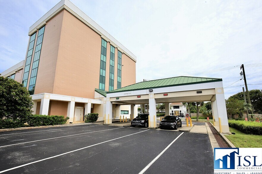 More Photos Of 501 N Grandview Ave, Daytona Beach Medical For Sale