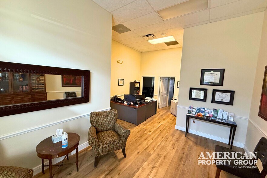More Photos Of 5279-5283 Office Park Blvd, Bradenton Office For Sale