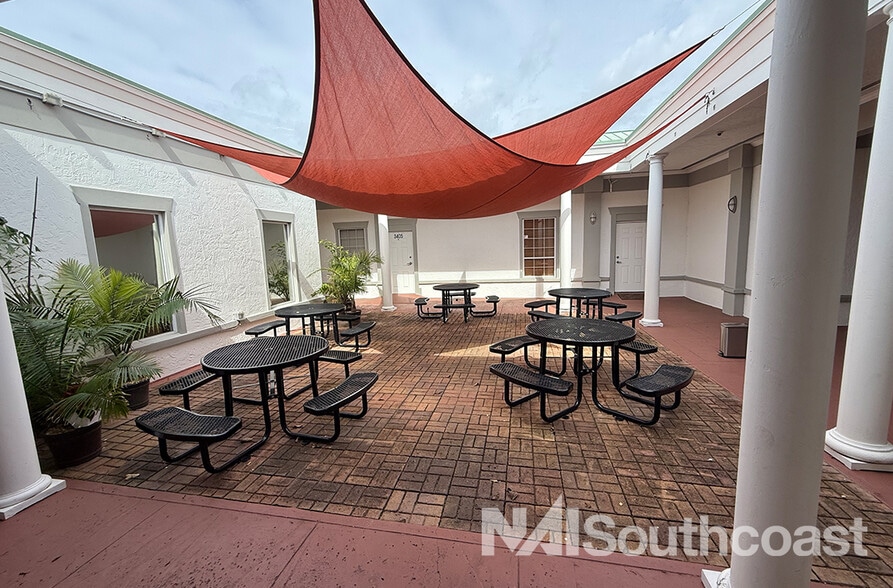 More Photos Of 3395-3405 NW Federal Hwy, Jensen Beach Freestanding For Sale