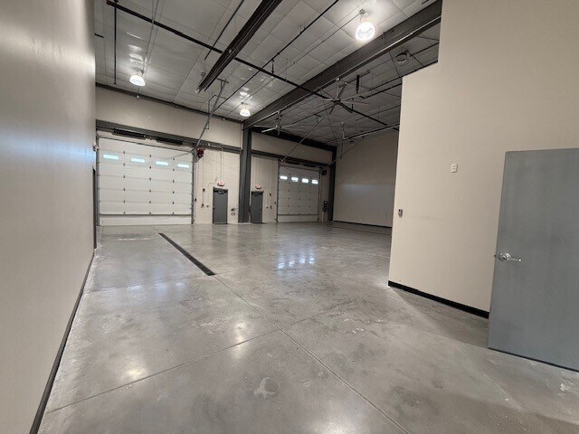 More Photos Of 3819 S 148th St, Omaha Service For Lease