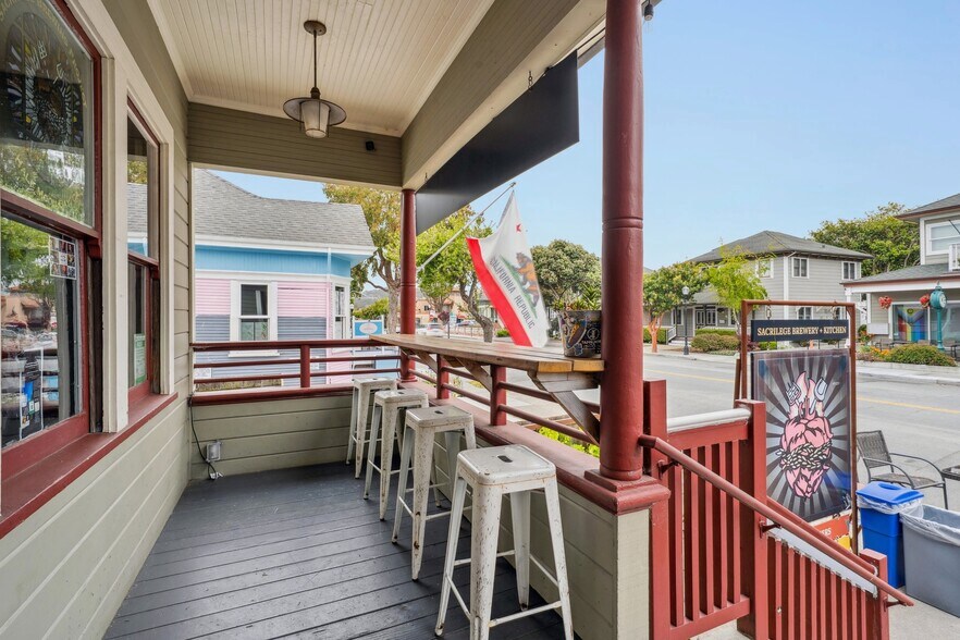 More Photos Of 730 Main St, Half Moon Bay Restaurant For Sale