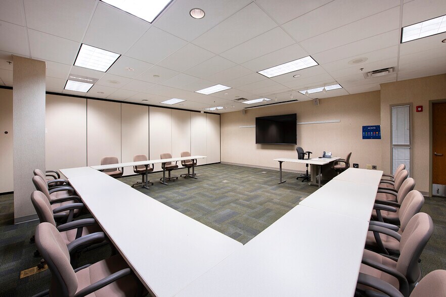 More Photos Of 3620 Queen Palm Dr, Tampa Loft Creative Space For Lease