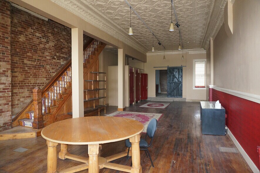 More Photos Of 2222 E Carson St, Pittsburgh Office For Sale