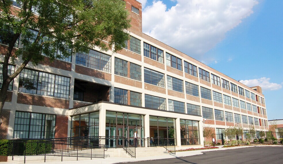 More Photos Of 2450 W Hunting Park Ave, Philadelphia Unknown For Lease