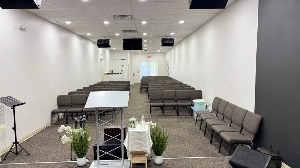 More Photos Of 465 Nashua Rd, Dracut Medical For Sale