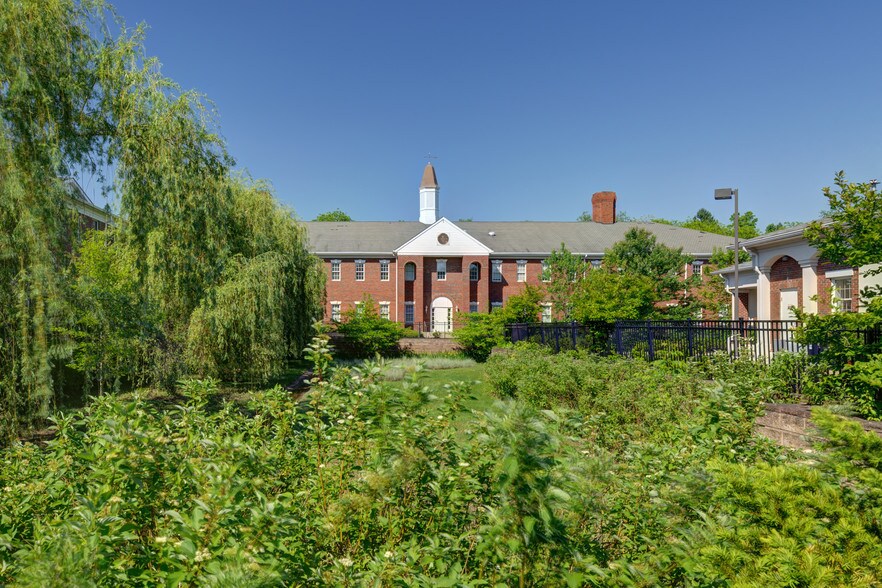 More Photos Of 134 Franklin Corner Rd, Lawrenceville Office For Sale