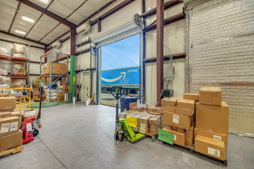 More Photos Of 1818 Greenleaf Ln, Leesburg Warehouse For Sale