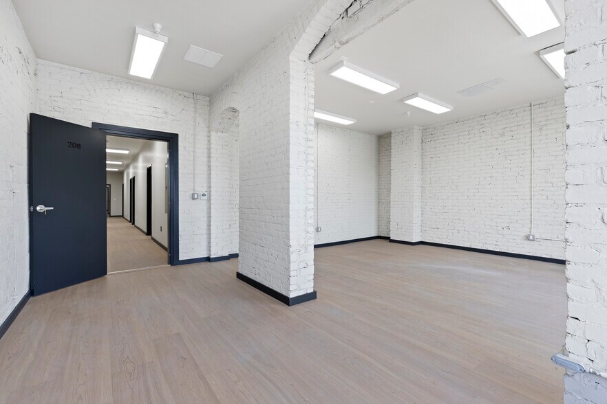 More Photos Of 939 10th St, Modesto Storefront Retail Office For Lease