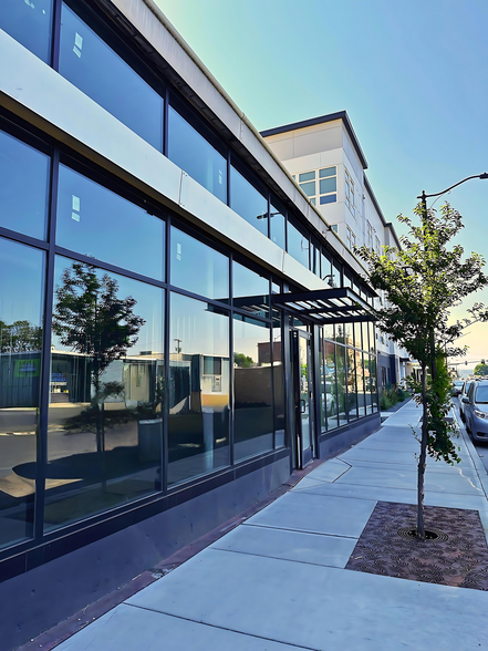 Primary Photo Of 2020 N Monroe St, Spokane Storefront Retail Office For Lease