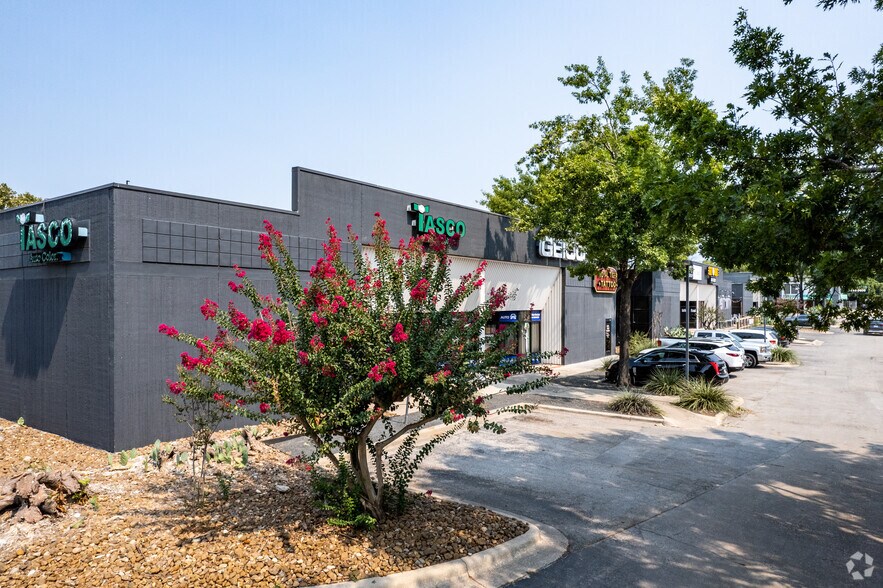 More Photos Of 4930 S Congress Ave, Austin Storefront For Lease