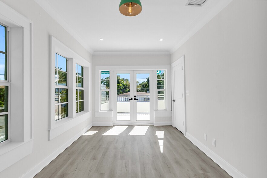 More Photos Of 563 NE 67th St, Miami Medical For Lease