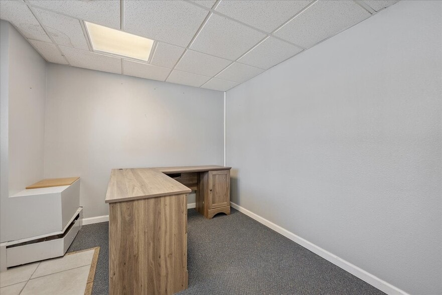 More Photos Of 1919 Morrie Ave, Cheyenne Office For Lease
