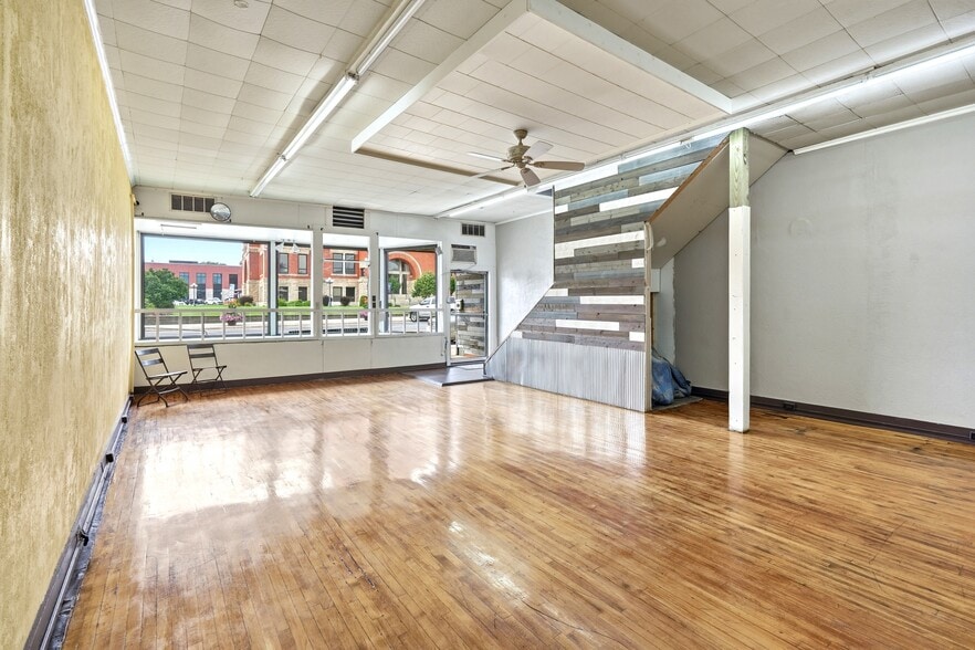 More Photos Of 106 N Orange St, Albion Storefront For Sale