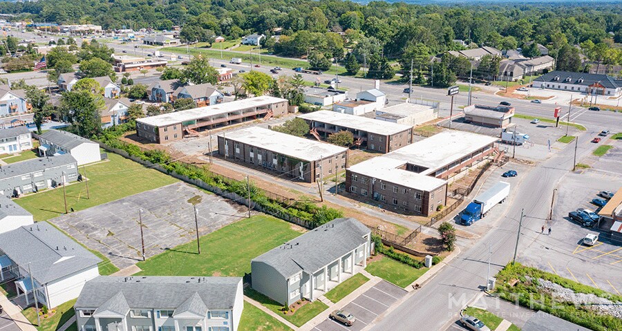 Primary Photo Of 1302 Boxwood Dr NW, Huntsville Apartments For Sale